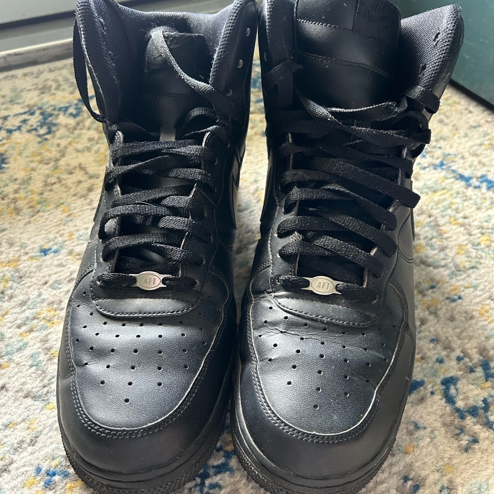 Nike Black Sneakers Monochromatic Leather Design